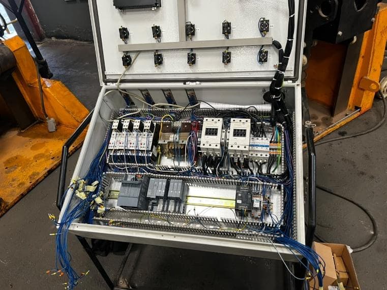 New control panel with Siemens PLC and ET200SP distributed I/O, door open